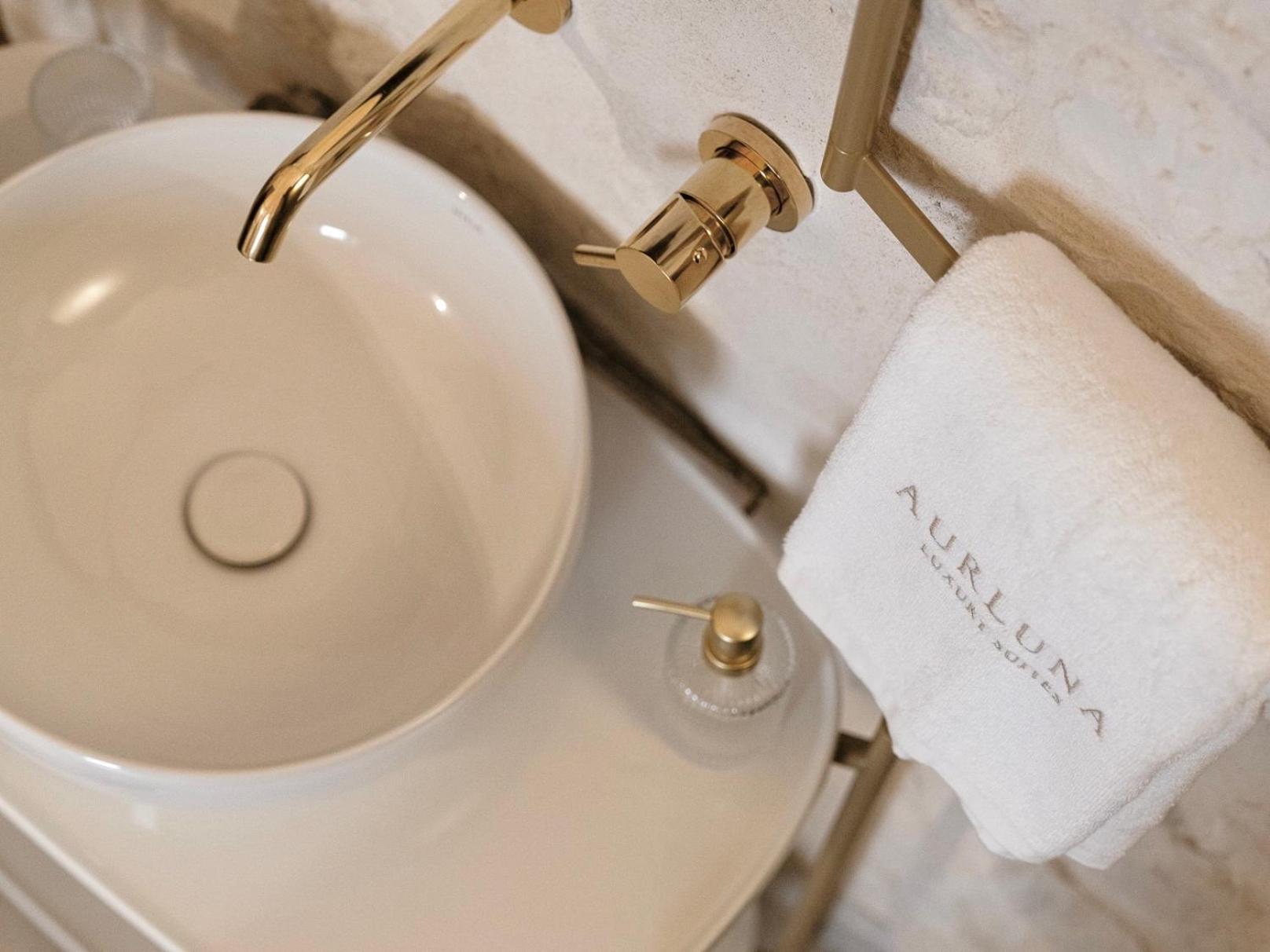בארי Aurluna Luxury Suites מראה חיצוני תמונה